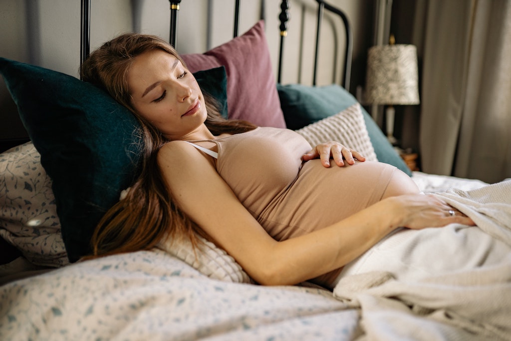 How to Sleep Better While Pregnant