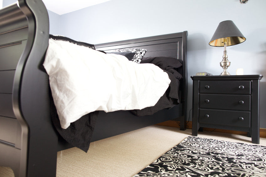 Never Lift Your Heavy Mattress to Change Your Fitted Sheets Again!